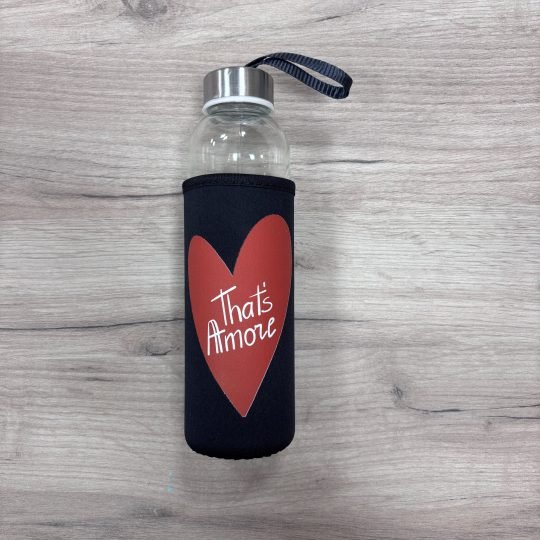 Sticlă cu husă neagră "That's Amore" inimă 500ml